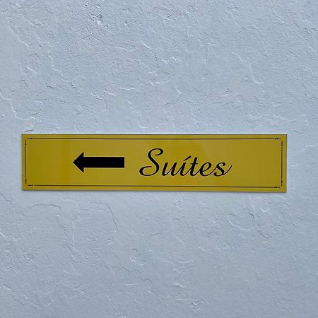 Kalug - Suite Casal Independente Em Guest House イリェウス エクステリア 写真