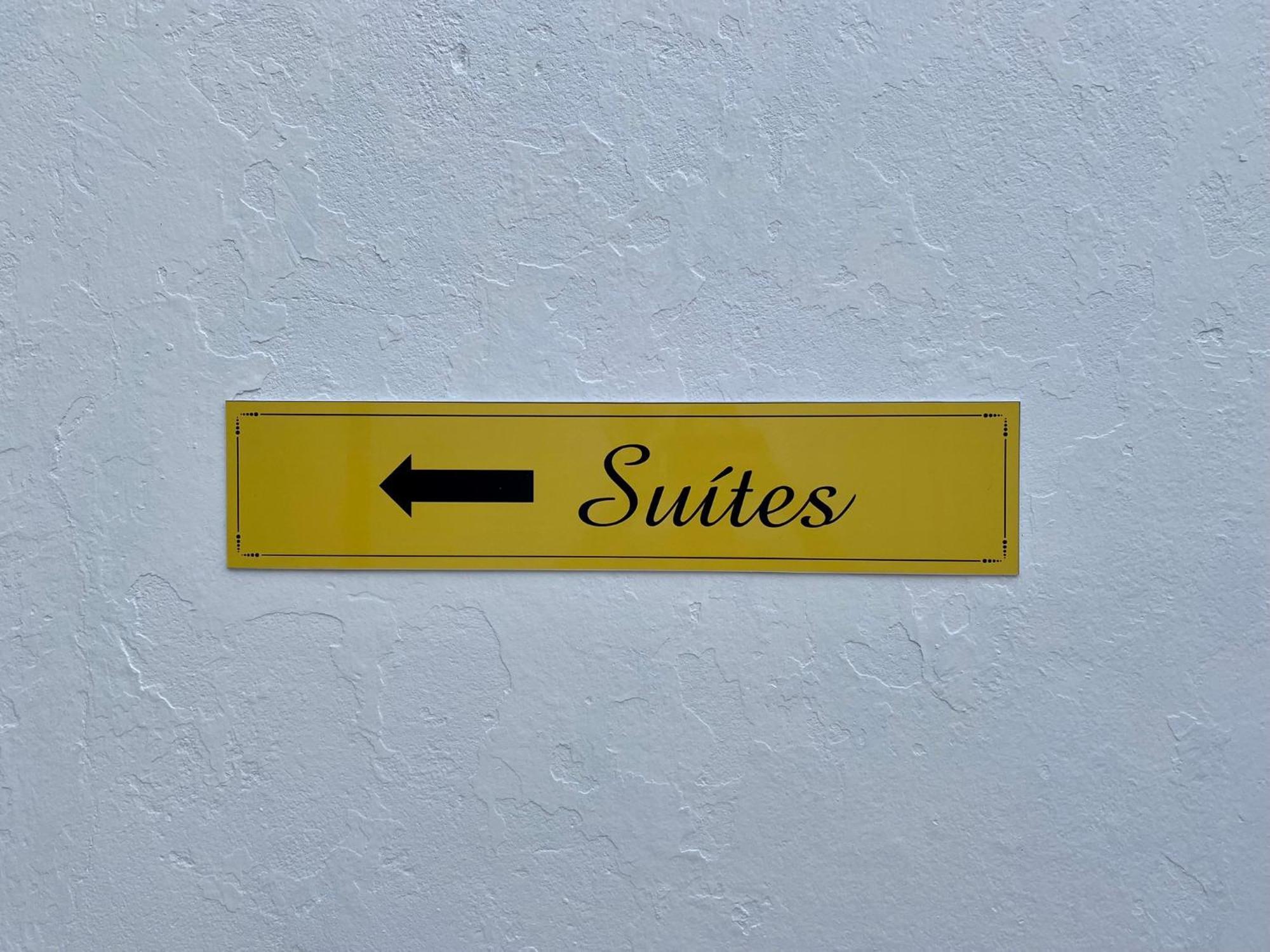 Kalug - Suite Casal Independente Em Guest House イリェウス エクステリア 写真